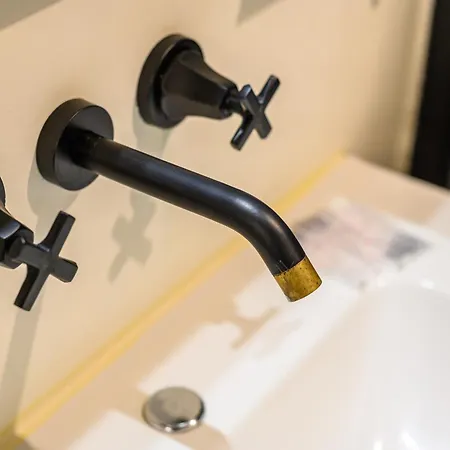 Via Carlo De Cesare 15 نابولي