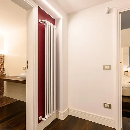 Via Carlo De Cesare 15 نابولي