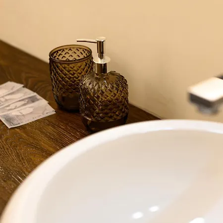 شقة Via Carlo De Cesare 15