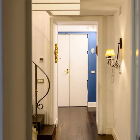 Via Carlo De Cesare 15