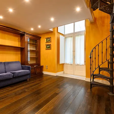 شقة Via Carlo De Cesare 15 *