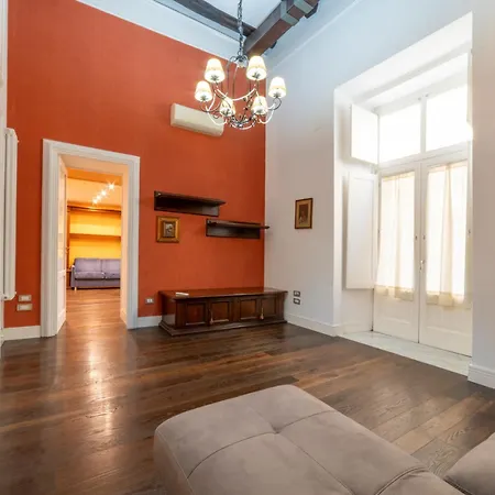 Via Carlo De Cesare 15 نابولي