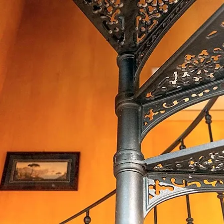 Апартаменты Via Carlo De Cesare 15 *